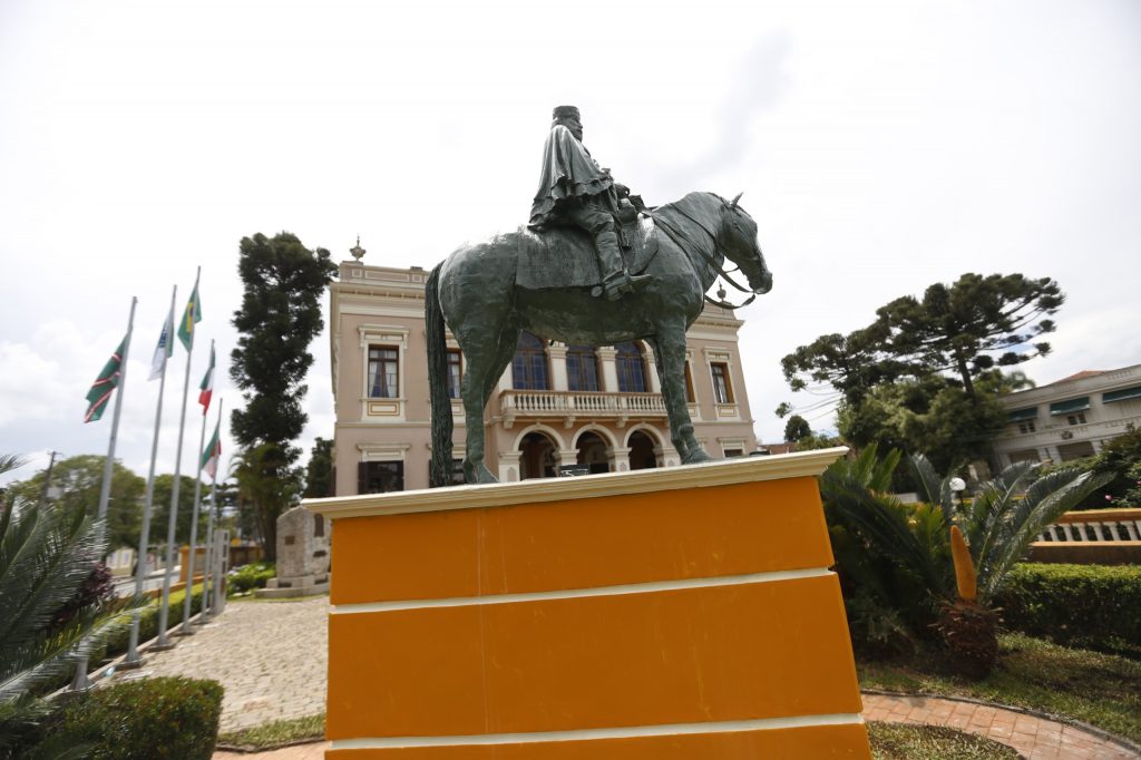 Giuseppe Garibaldi em seu cavalo.